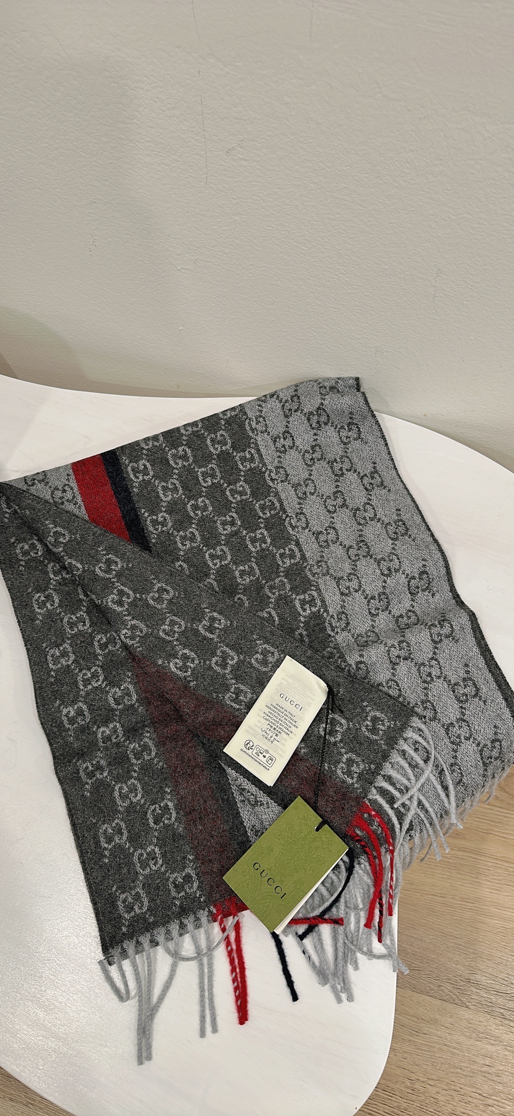 Gucci scarf 35 X 165