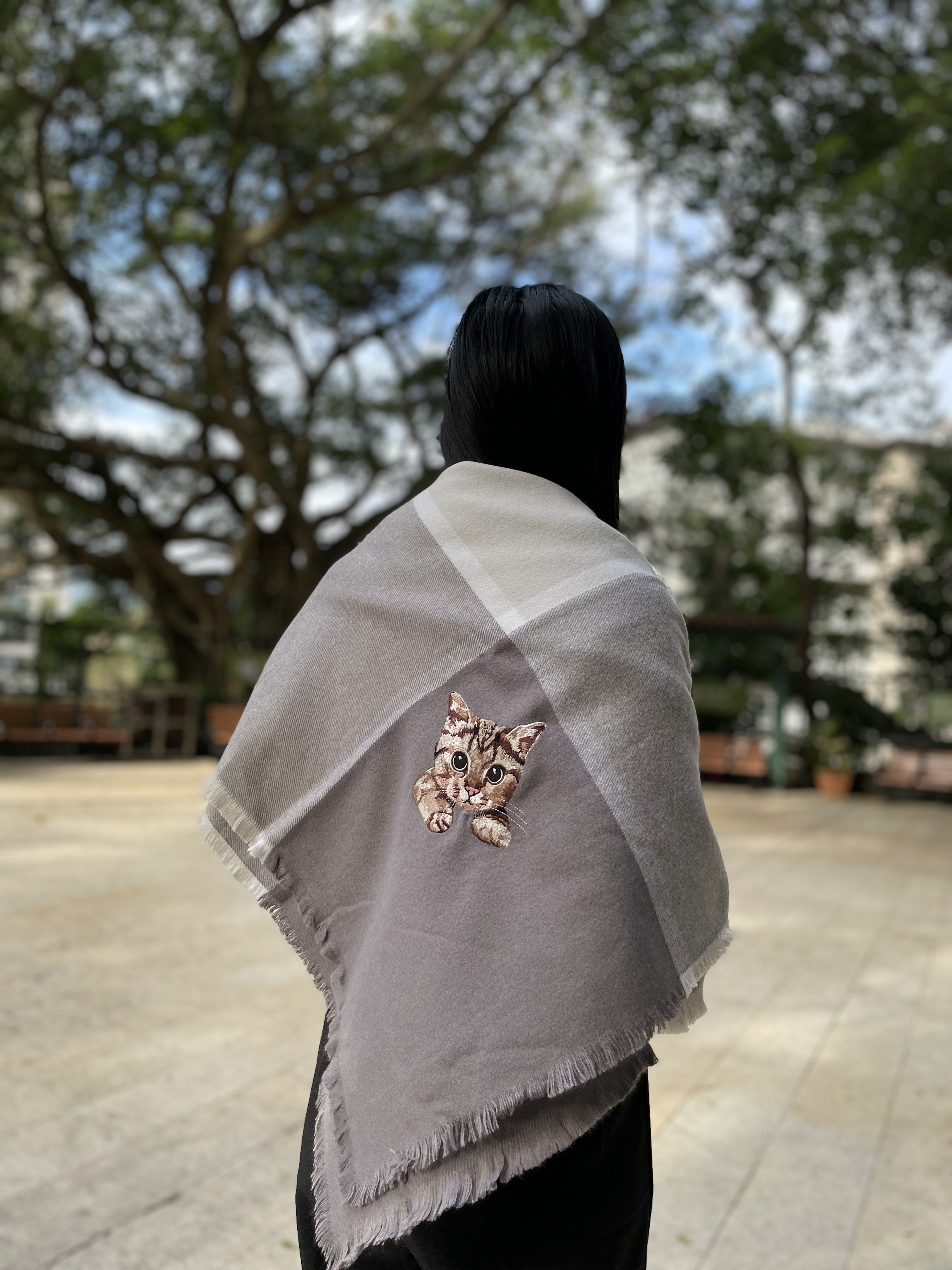 Lune Jumelle 貓刺繡方形披肩（附別針）