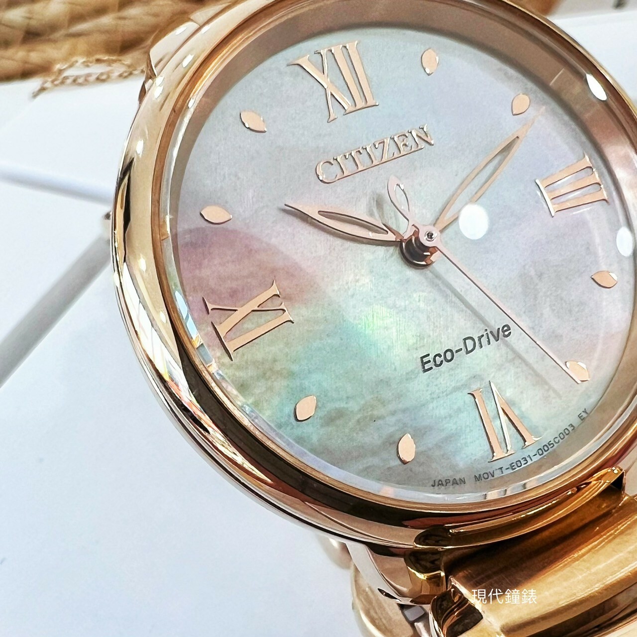 【CITIZEN 星辰】 L系列 聖誕節推薦款腕錶 EM0929-81Y 28mm 現代鐘錶