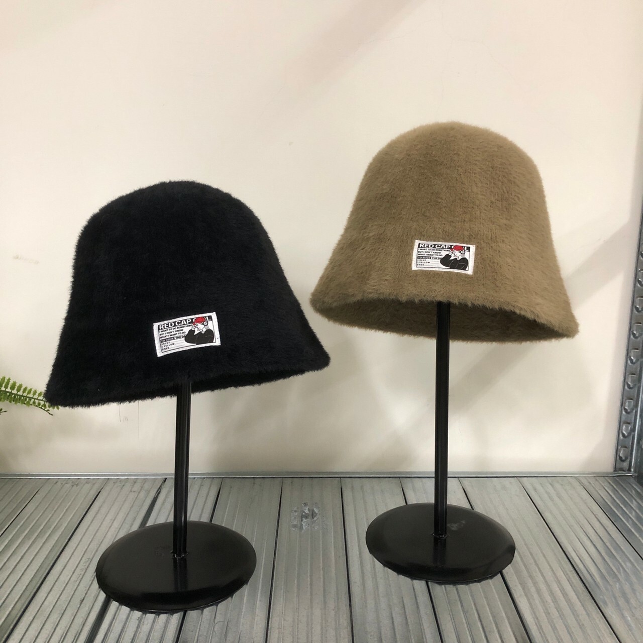 Red Cap Girl 絨毛水桶帽 24603