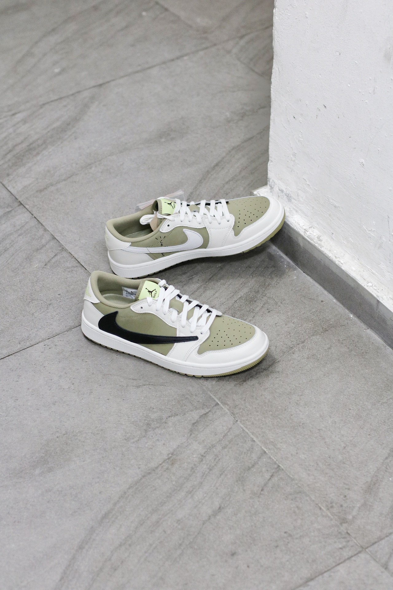 Nike Air Jordan 1 Retro Low Golf Travis Scott Neutral Olive FZ3124-200