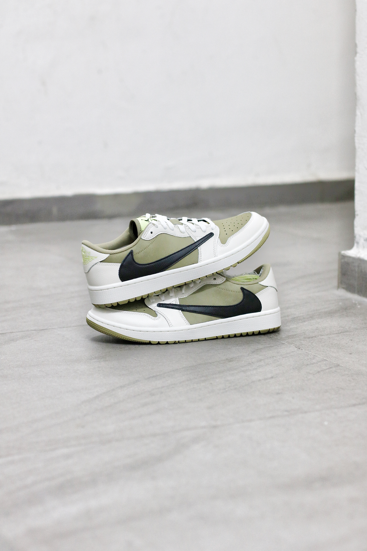 Nike Air Jordan 1 Retro Low Golf Travis Scott Neutral Olive FZ3124-200