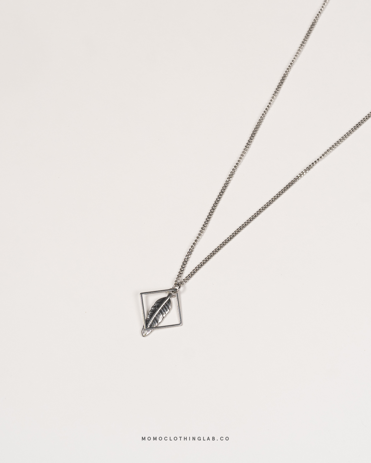 #現貨 (ACCN109) 正韓鋼項鍊 幾何正方復古羽毛