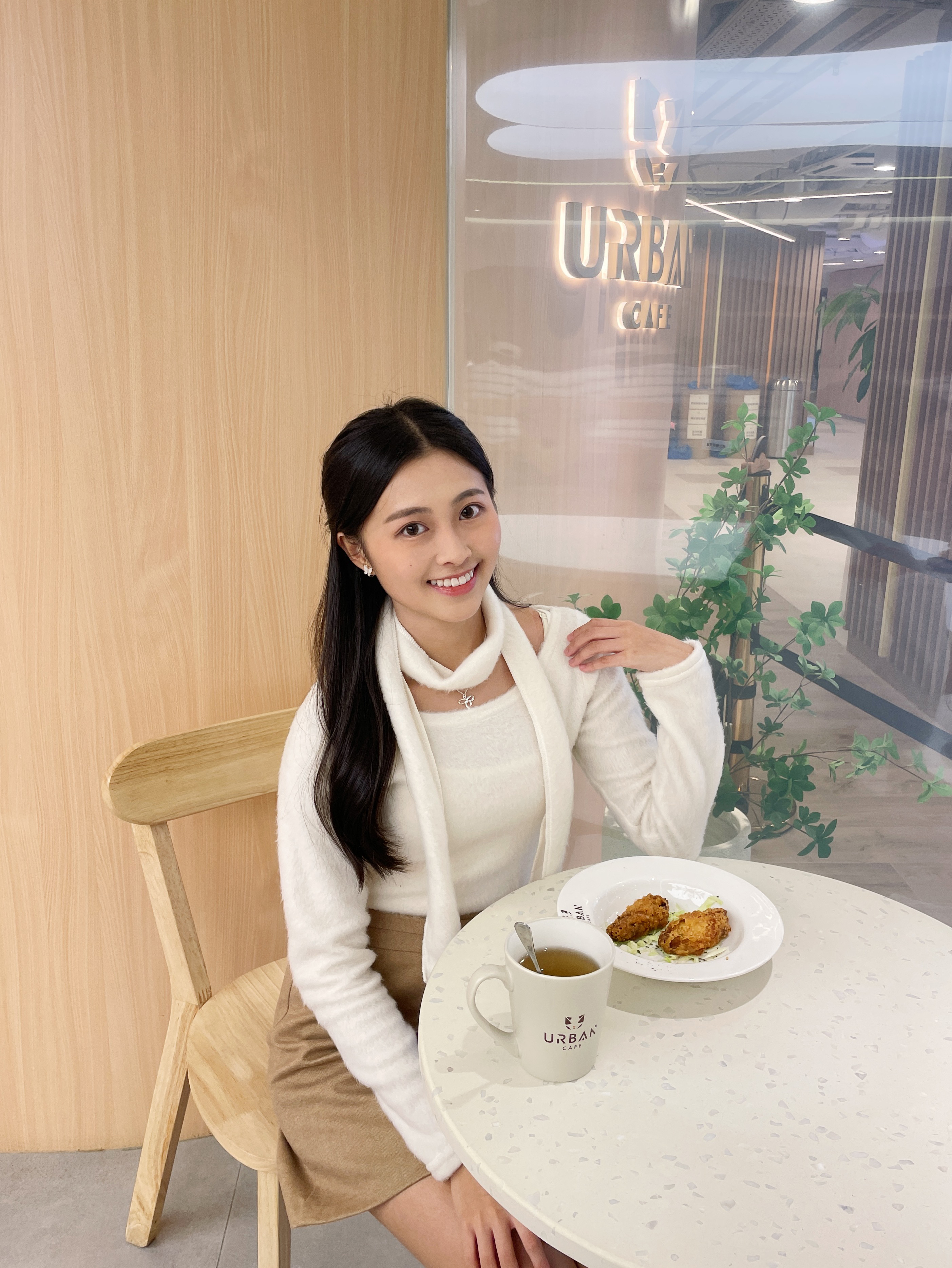 T858 Skinny Scarf Furry Top