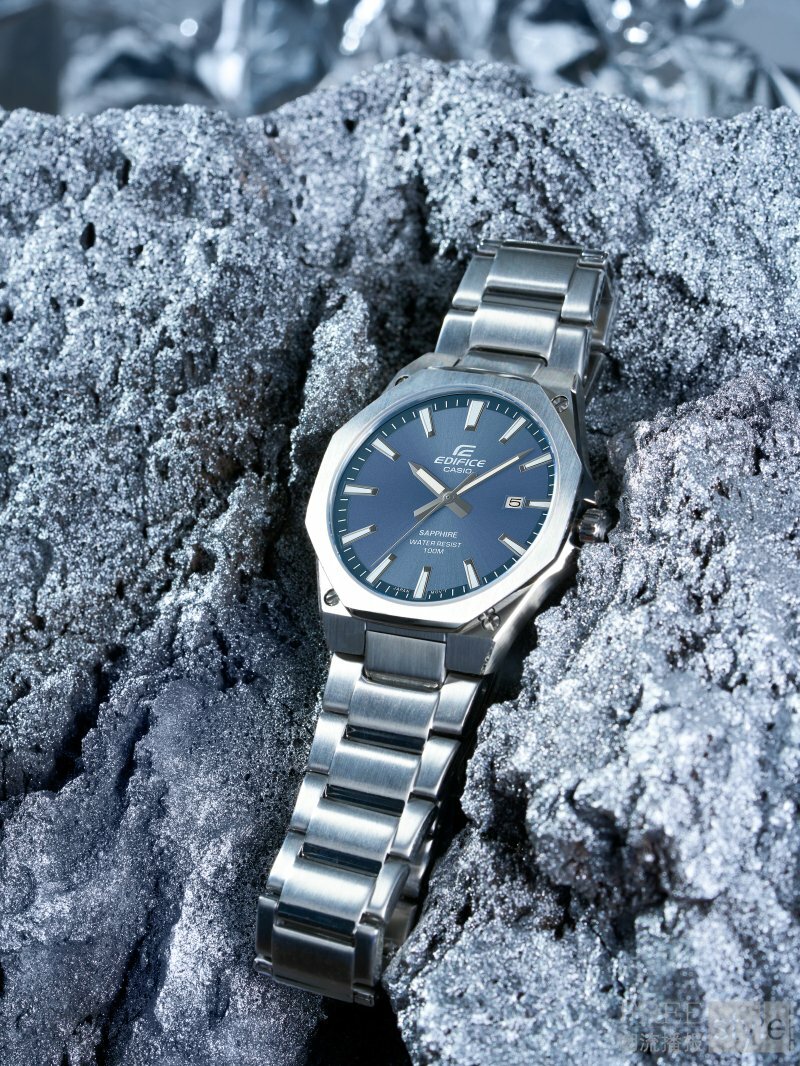 萬年鐘錶 - CASIO EDIFICE 系列  輕薄設計八角錶圈運動男錶  EFR-S108D-2AV 錶徑 : 39.9MM