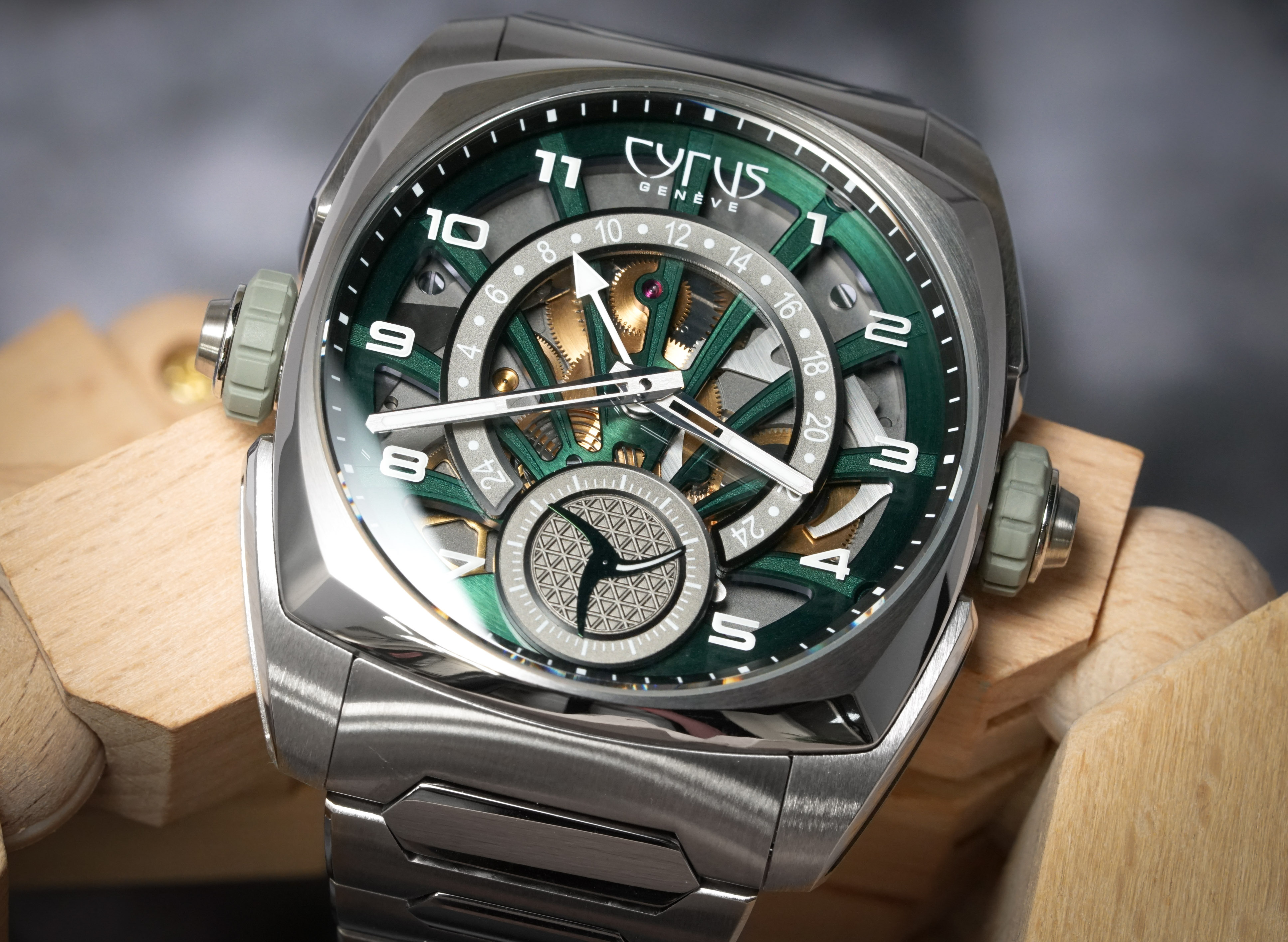KLEPCYS GMT｜Plam Green Titanium bracelet