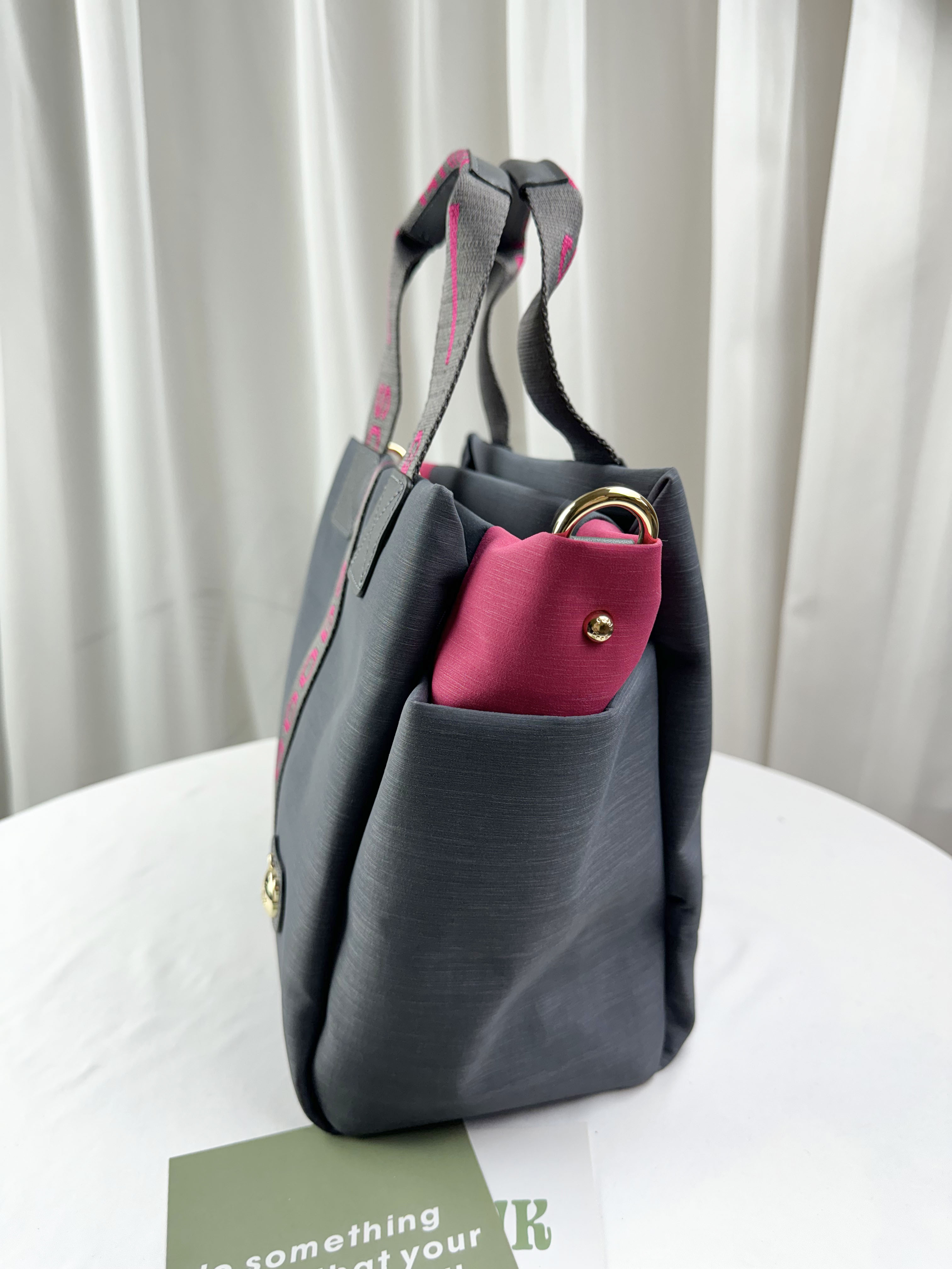 GOODS 灰桃拼色防潑水手提包 / 側背包 附兔兔吊飾 #2853