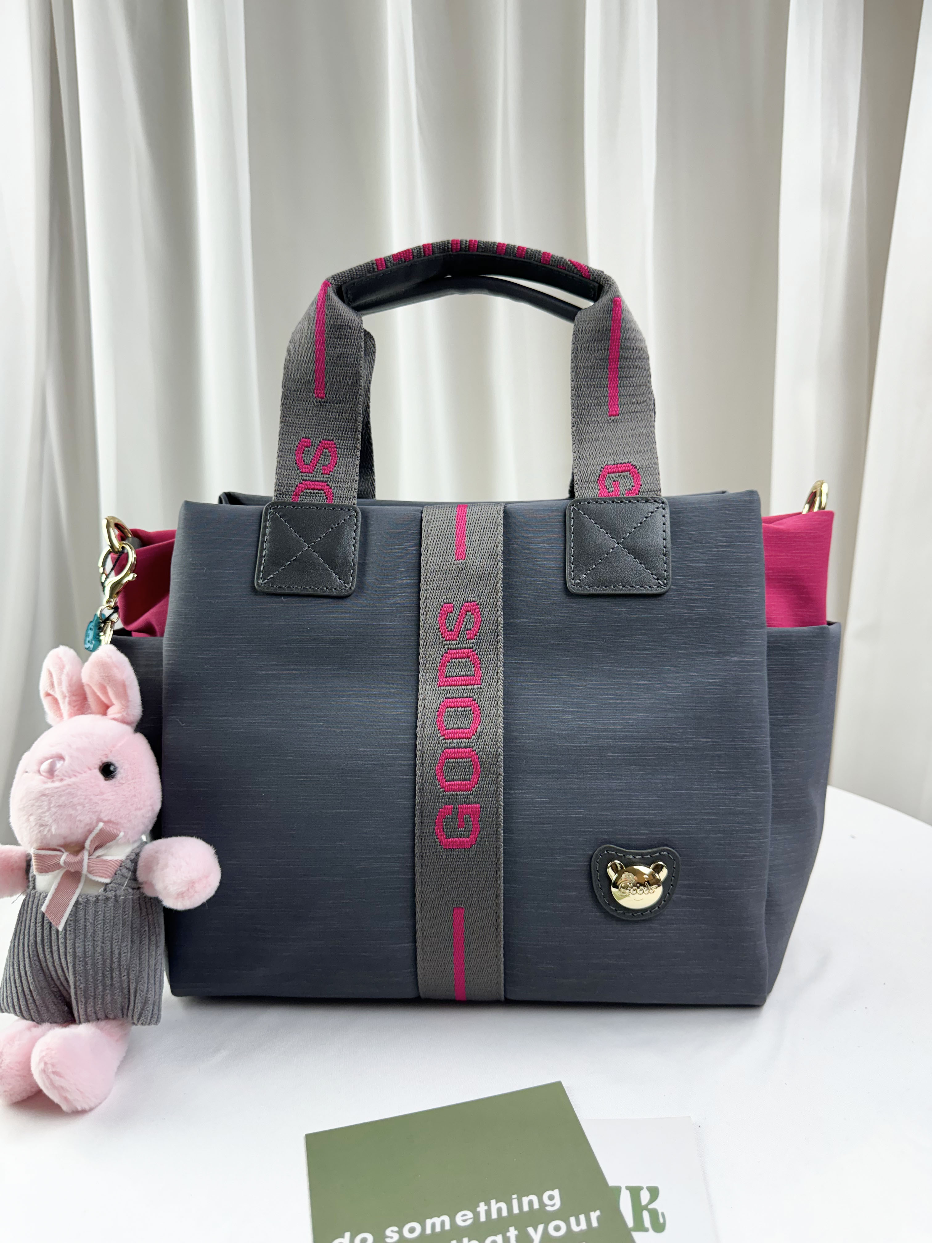 GOODS 灰桃拼色防潑水手提包 / 側背包 附兔兔吊飾 #2853