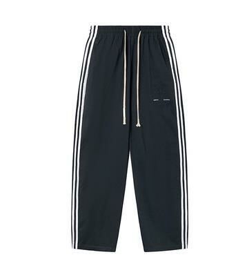 Fashion trend overalls