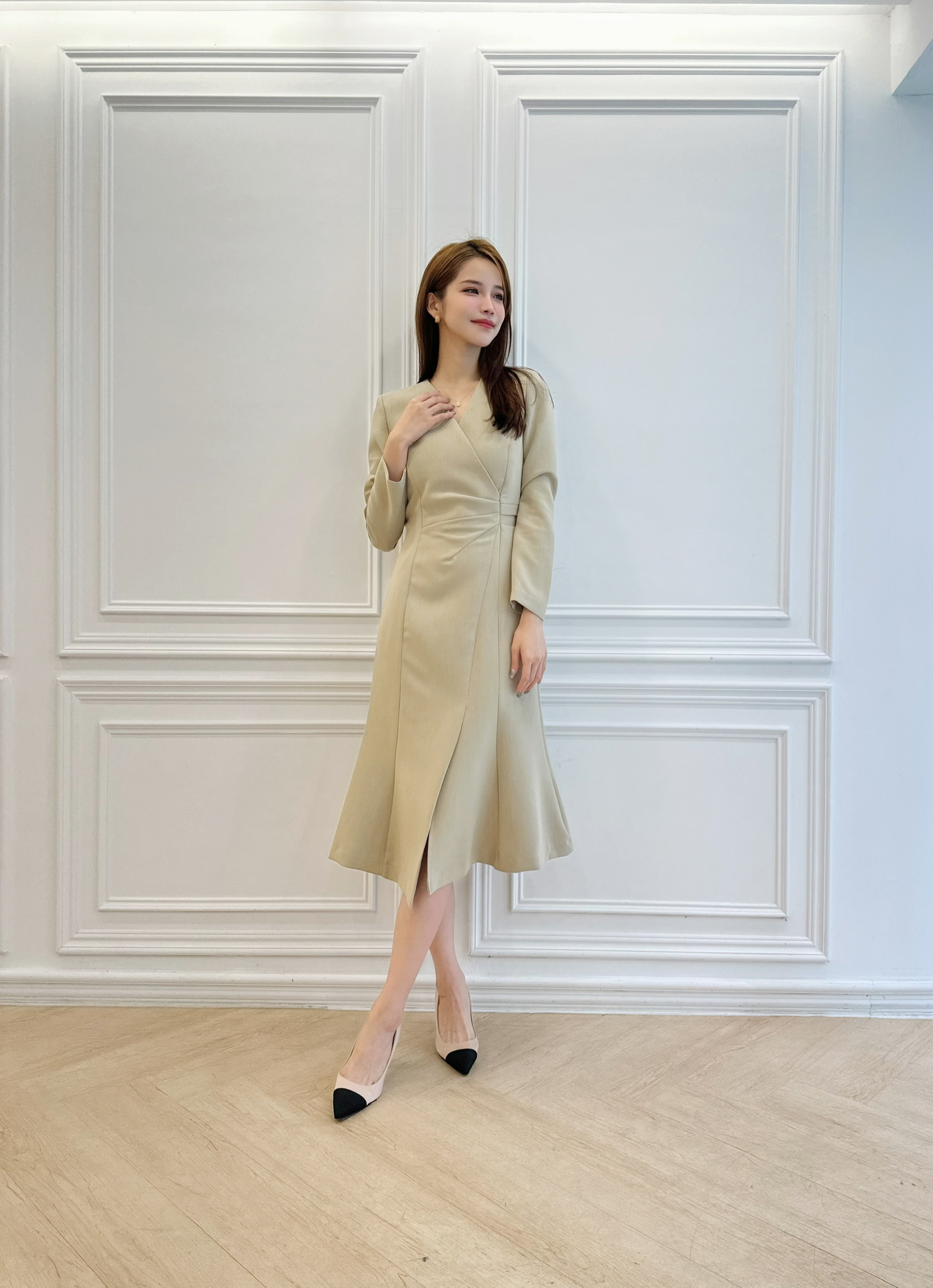 V領側抓皺魚尾洋裝