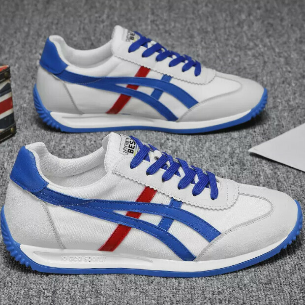 Fashionable sports shoes