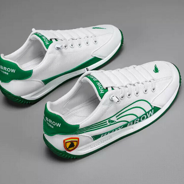 Sports shoes for leisure
