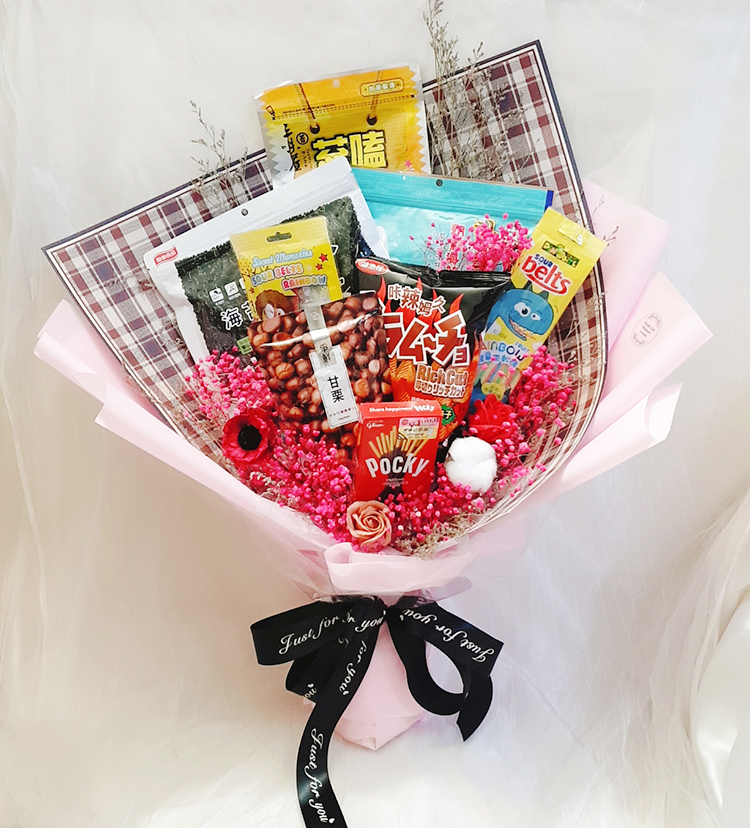 粉色系英倫風零食花束,桃園零食花束,桃園八德花店,British style snack bouquet