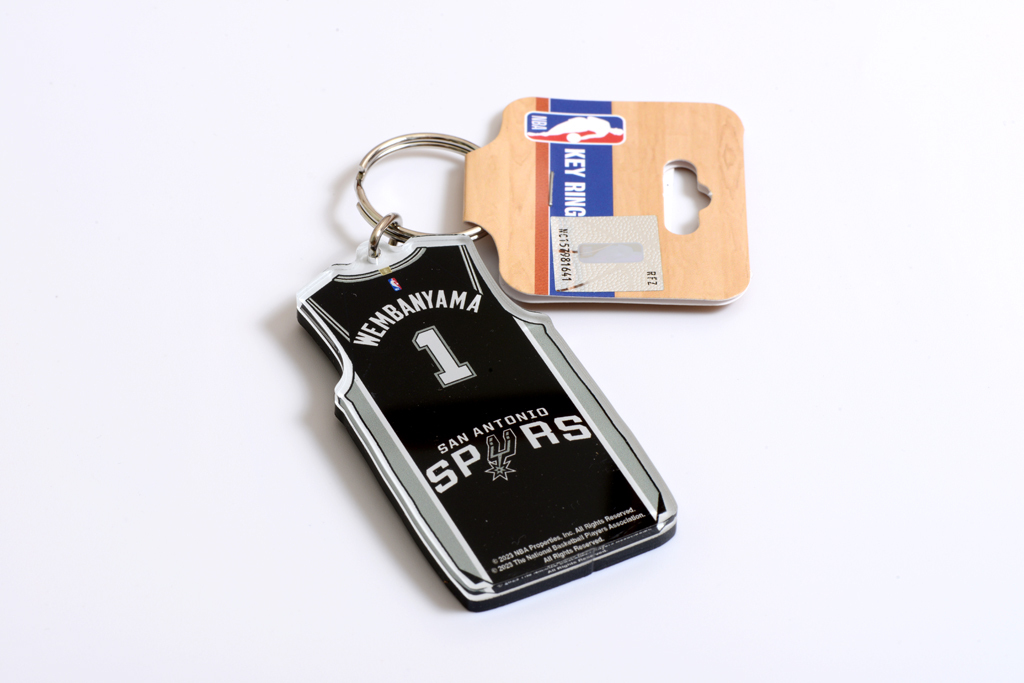 WinCraft NBA 聖安東尼奧馬刺隊 Victor Wembanyama 壓克力 球衣鑰匙圈