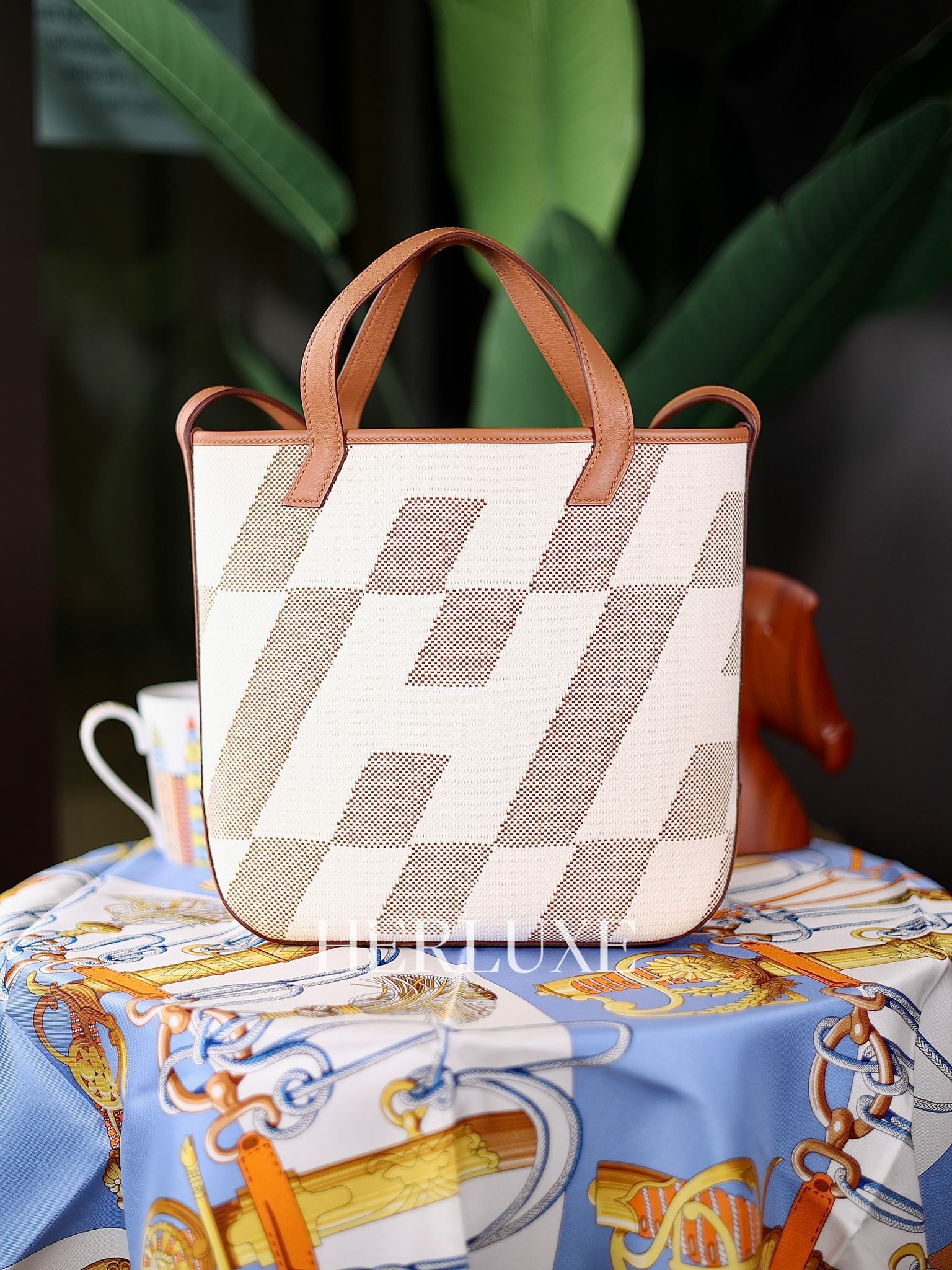 Cabas H 27 37 gold canvas