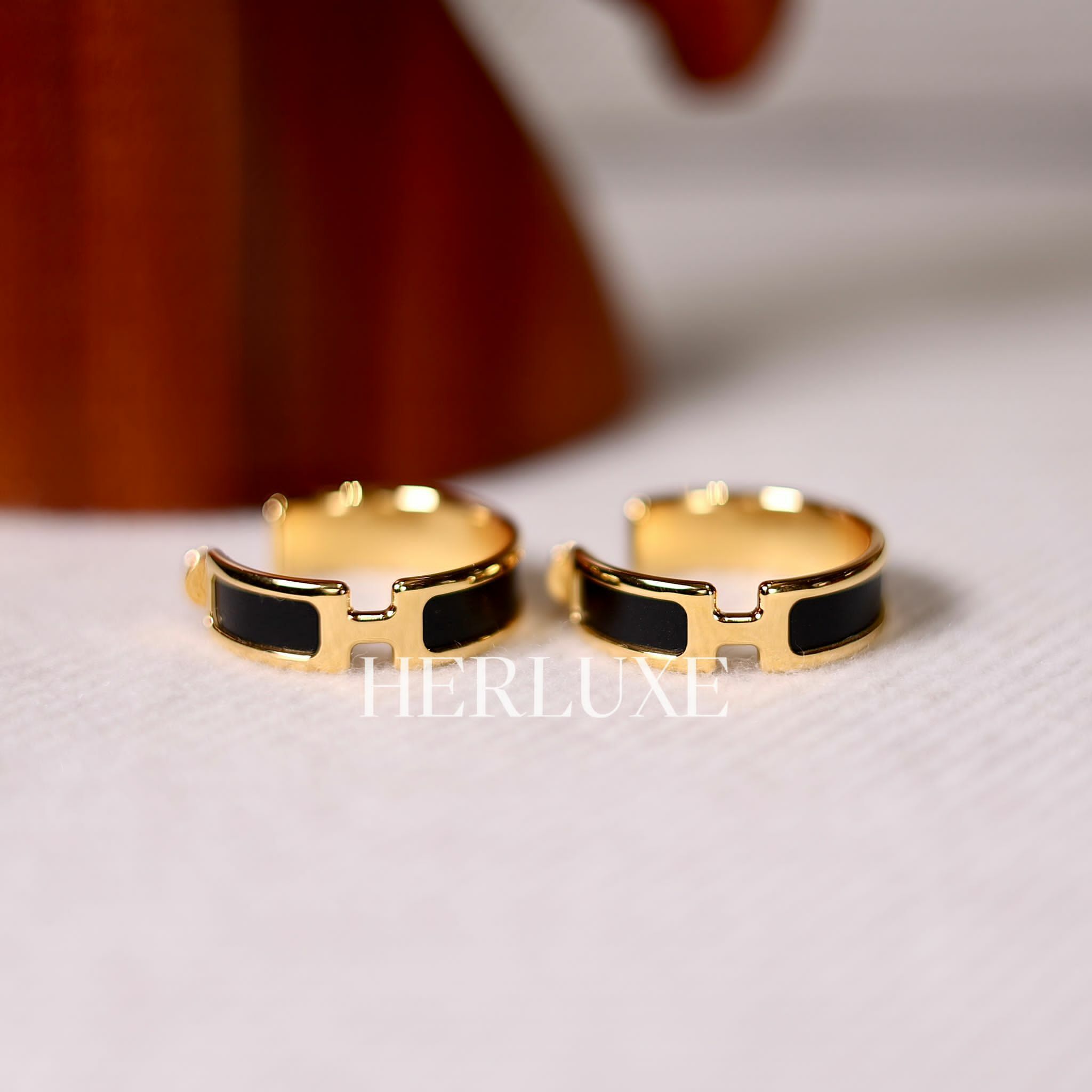 Boucles doreilles olympe noir cc box