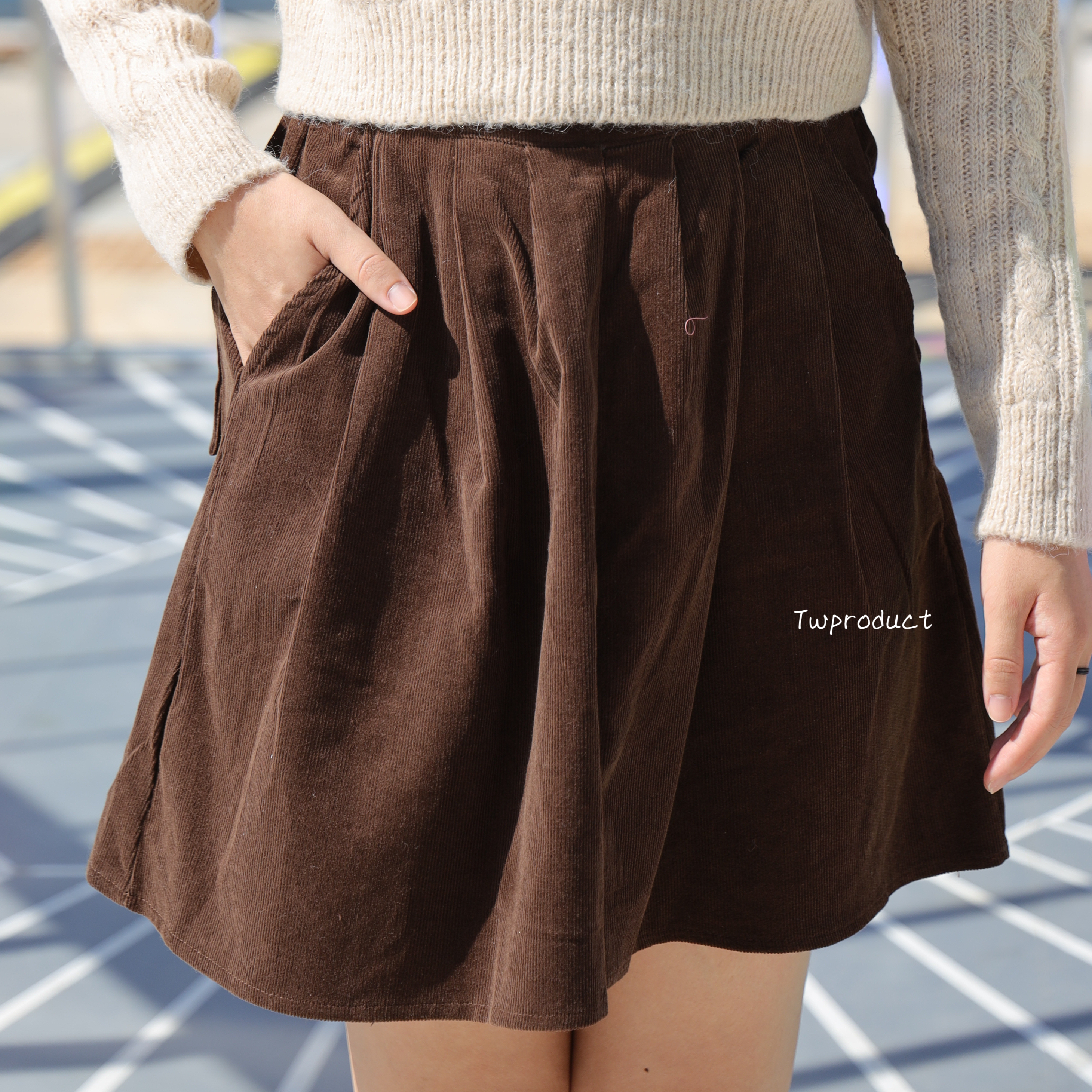 ||SK260||休閒燈花絨闊摺口袋短裙