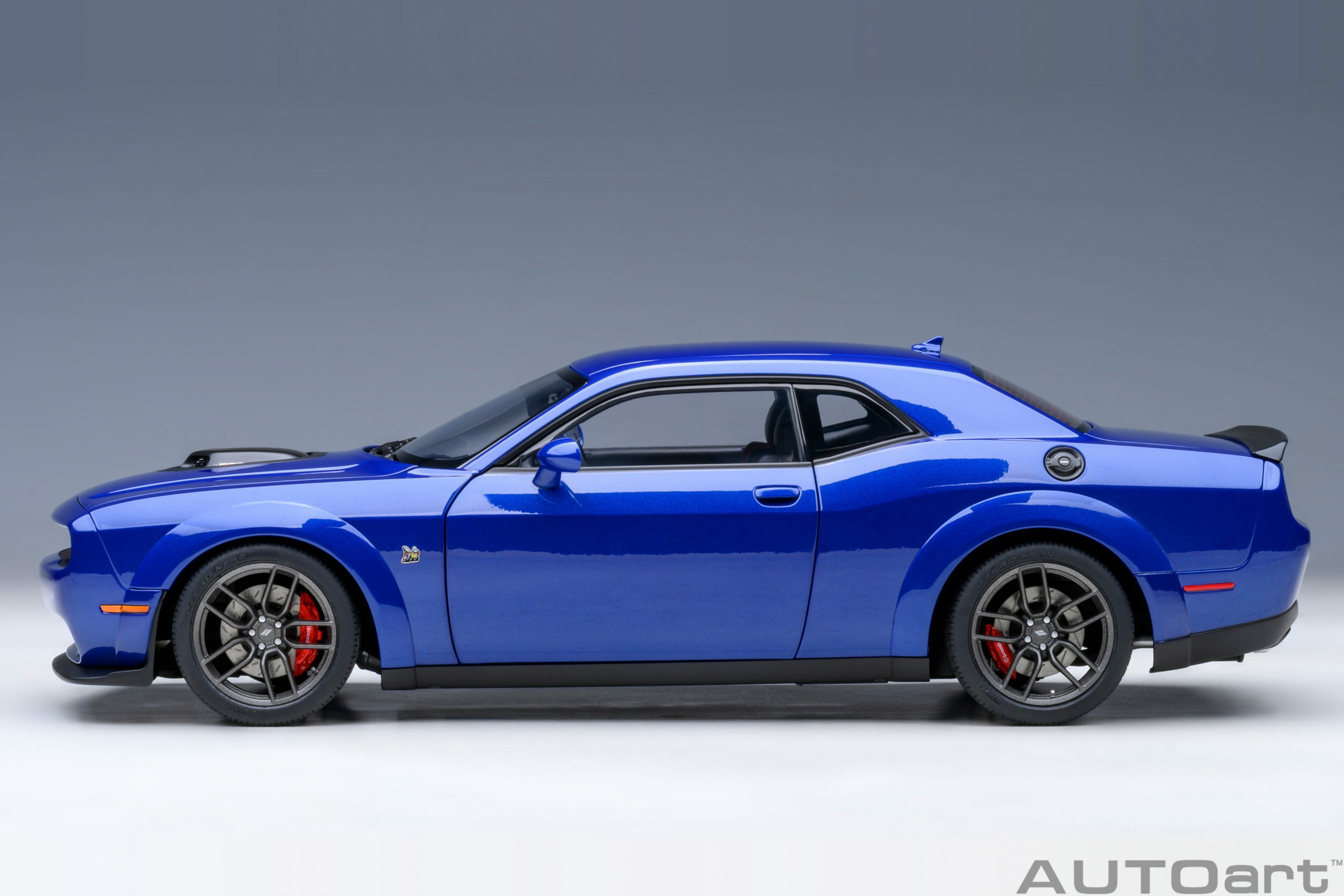 1/18 AUTOART Dodge Challenger R/T Scat Pack Shaker Widebody 2022 (Indigo Blue) (71772)