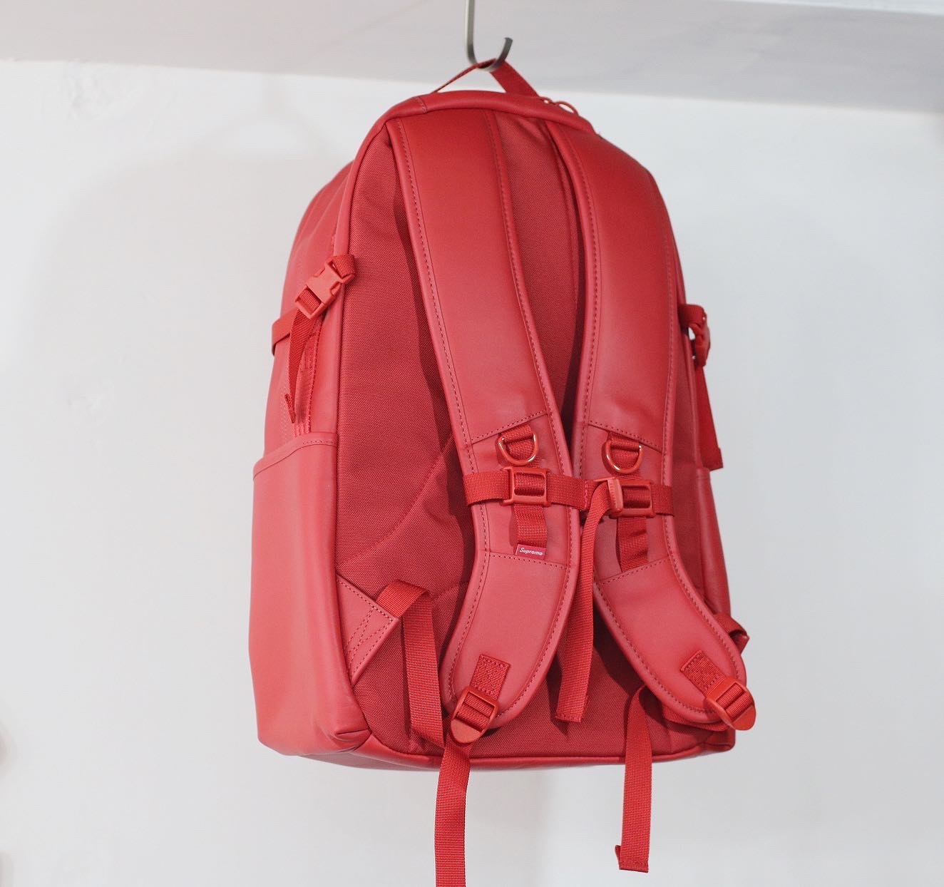 Supreme FW23 Leather Backpack 紅色牛皮