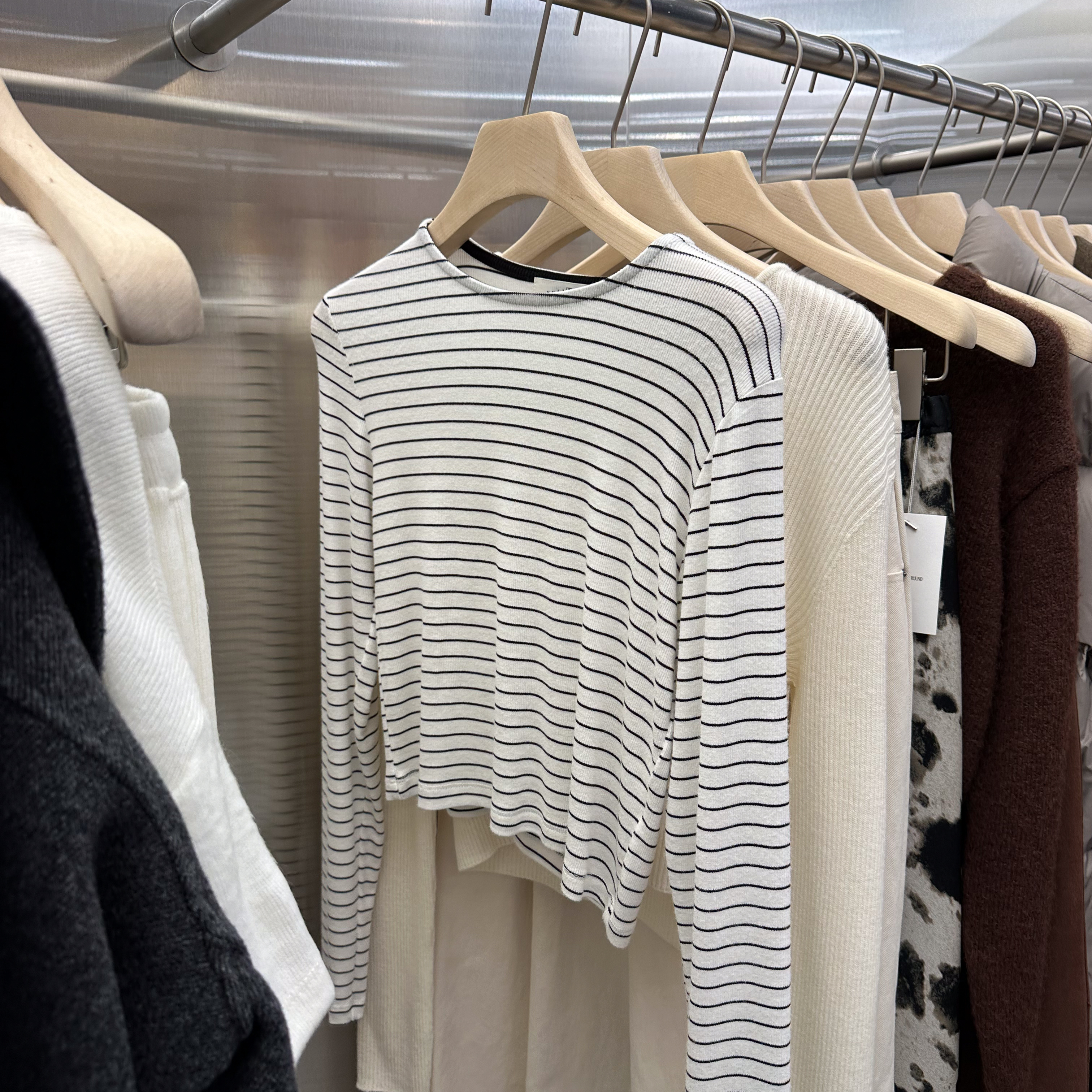 H20親膚柔軟條紋短版T(白條/黑條)