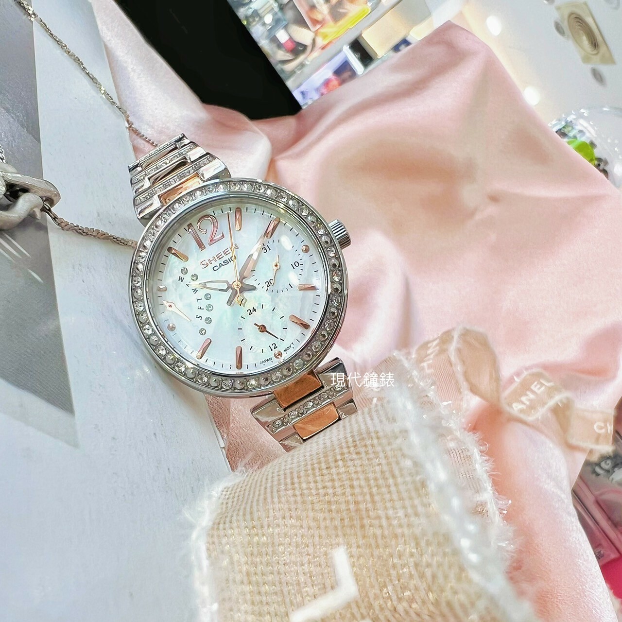 【CASIO 卡西歐】SHEEN系列 晶鑽時尚珍珠貝腕錶 SHE-3043SG-7A 33.5mm 現代鐘錶