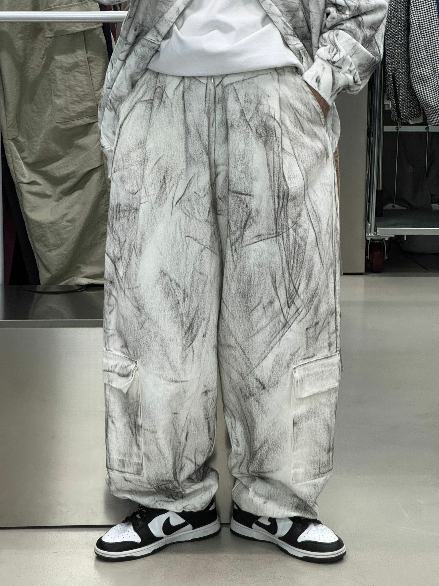 仿舊可束腳工裝鬆身褲 P2636