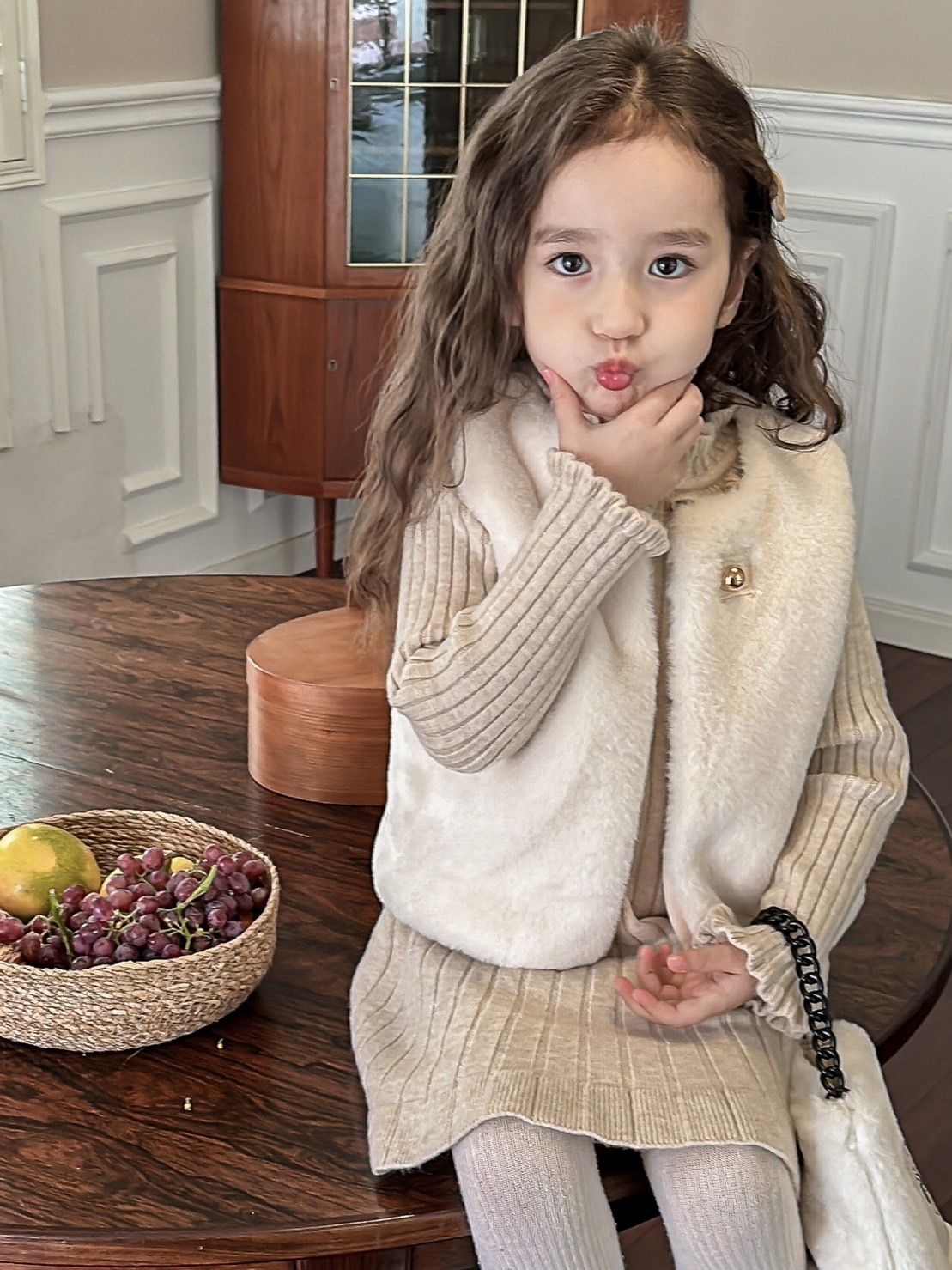 仿兔毛保暖雪白小背心