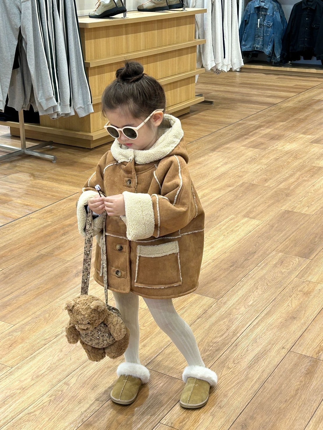 今年冬天必備美拉德穿搭 羊羔毛麂皮外套