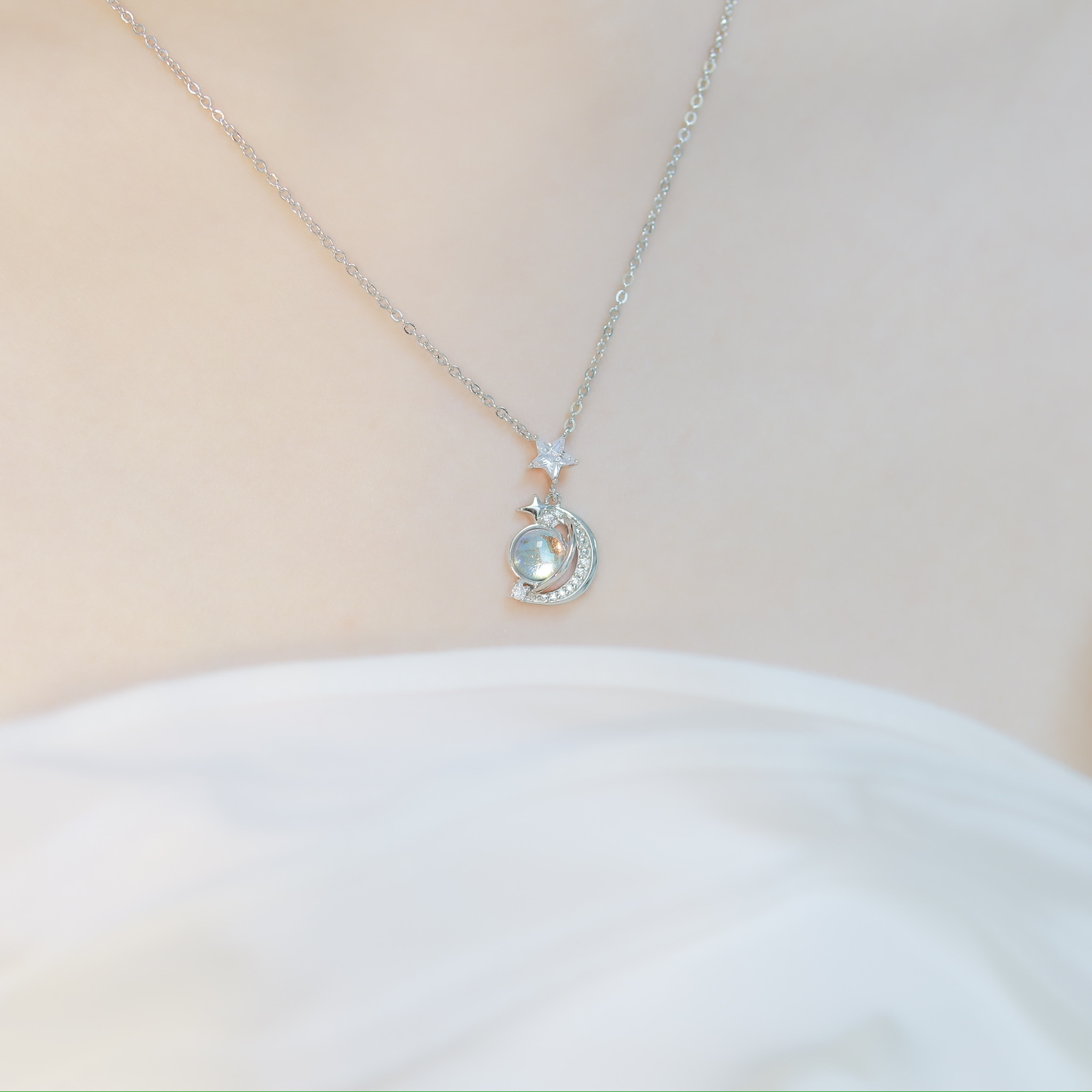 | 925純銀・厚鍍白金 | 月亮替我擁抱你項鍊 | NE0999 |