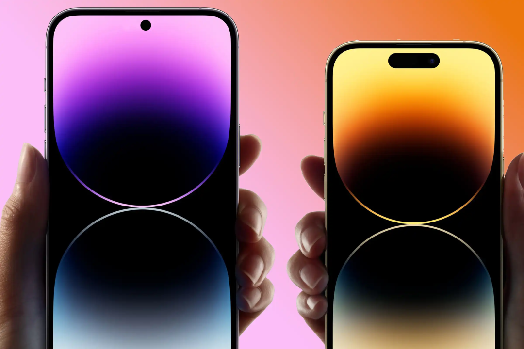 從 iPhone 14 Pro 系列開始，蘋果採用了新的「動態島」設計，而明年的新機有可能會升級到「打孔式鏡頭」螢幕設計