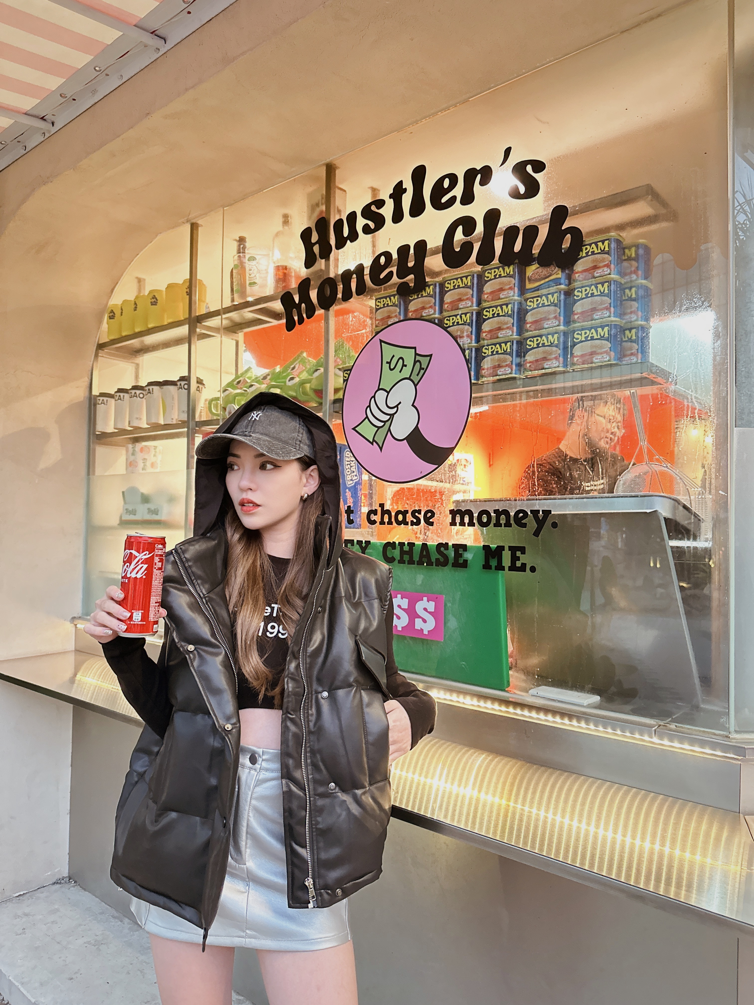 率性皮革連帽背心