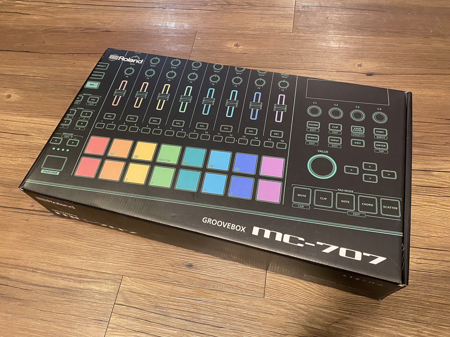 展示品出清Roland MC-707 Groovebox 節奏機
