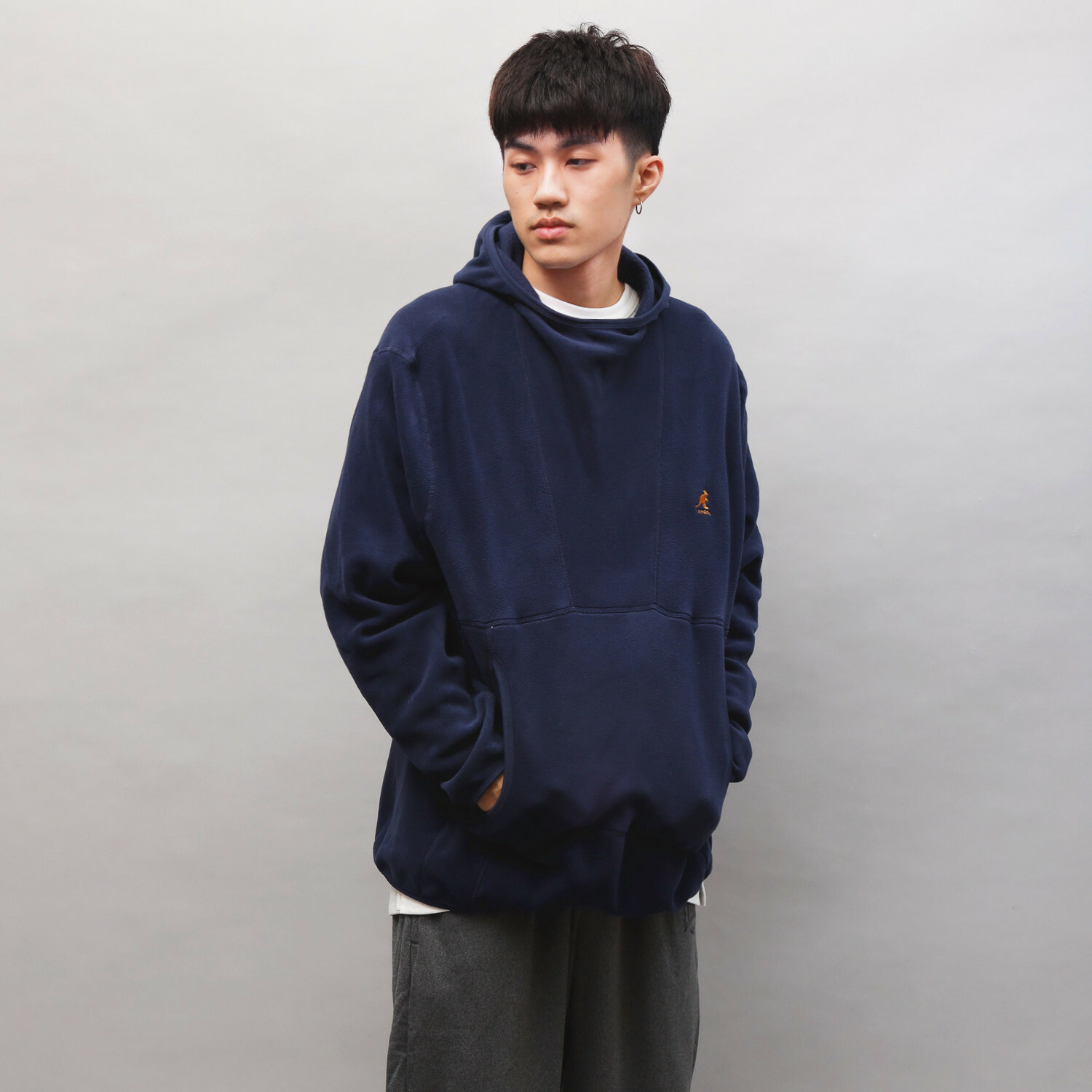 KANGOL 中性 深藍黃Logo 絨感帽T  6255105780