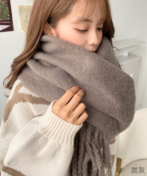 【零碼】MOMENT+ 日本限定 流蘇圍巾 MT09562