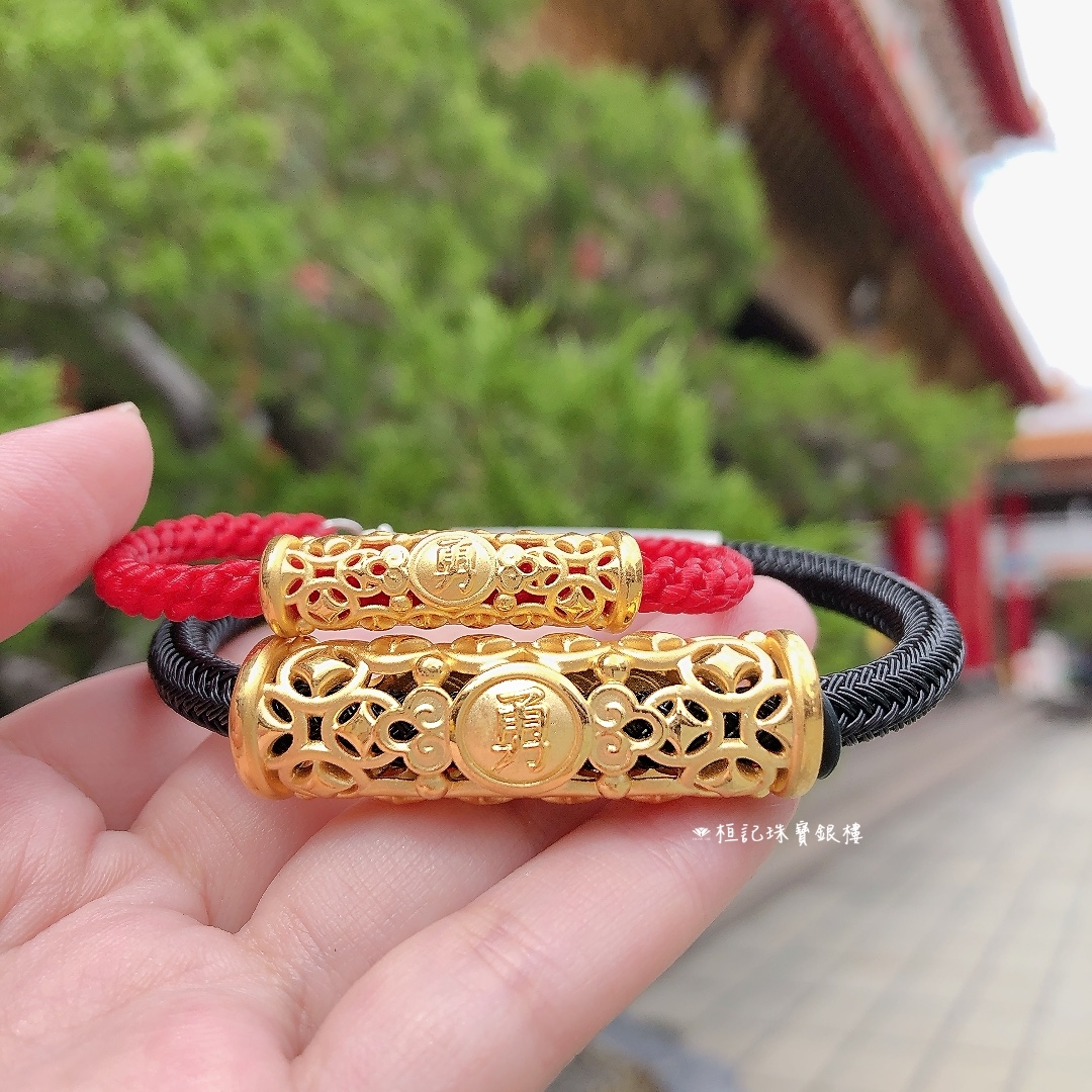 白沙屯媽祖 勇往直錢錢超多 情侶編織金手鍊