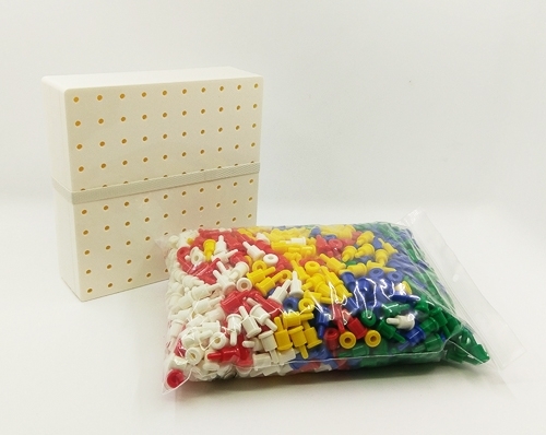 《台灣製USL遊思樂》教具 洞洞板(5pcs)+小彩釘(5色,1000pcs) / 袋