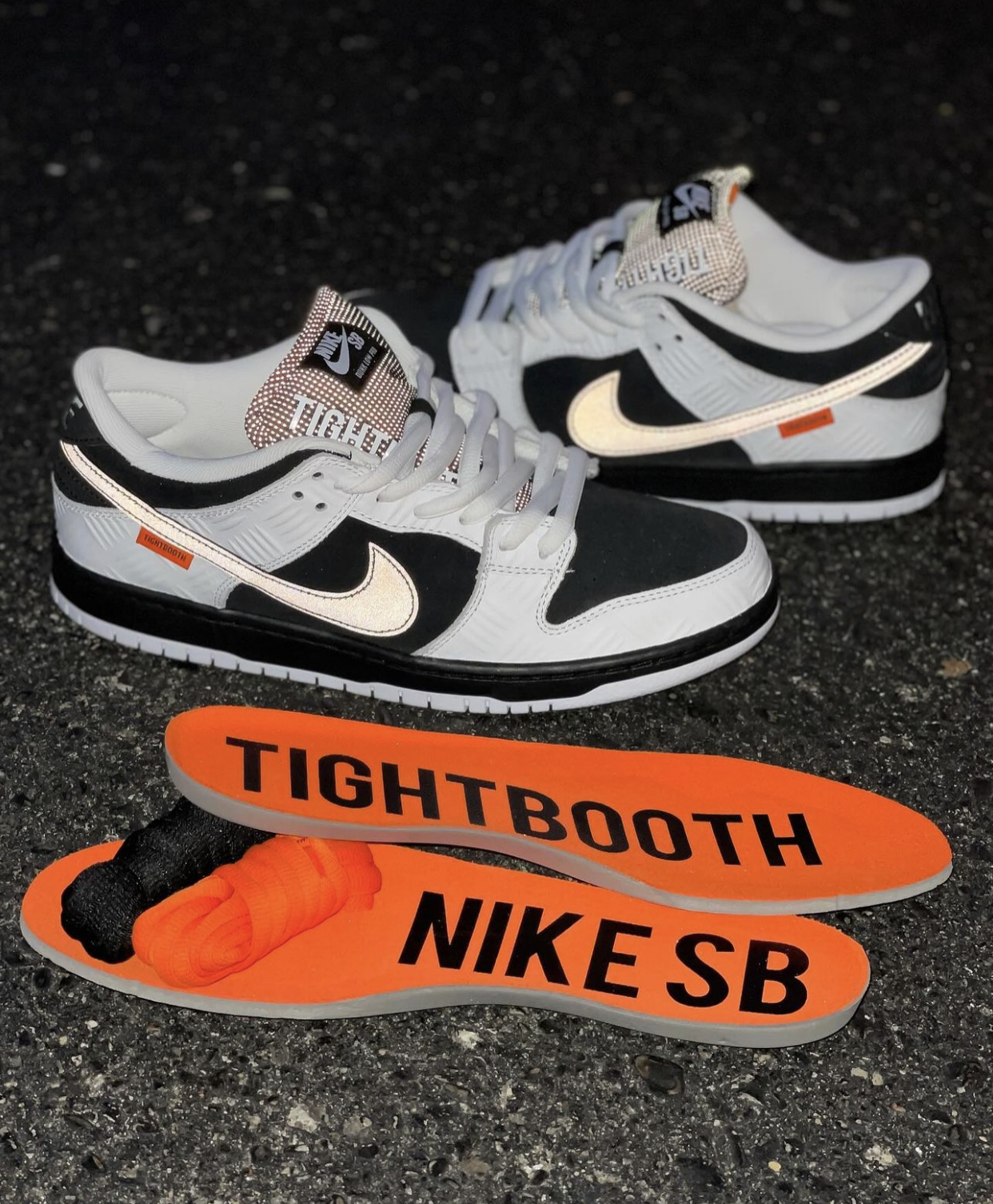 TIGHTBOOTH x NIKE SB DUNK LOW PRO 黑白反轉反光/ FD2629-100