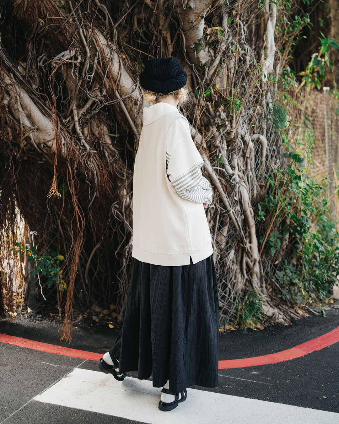 寛版披口單口袋珠地背心