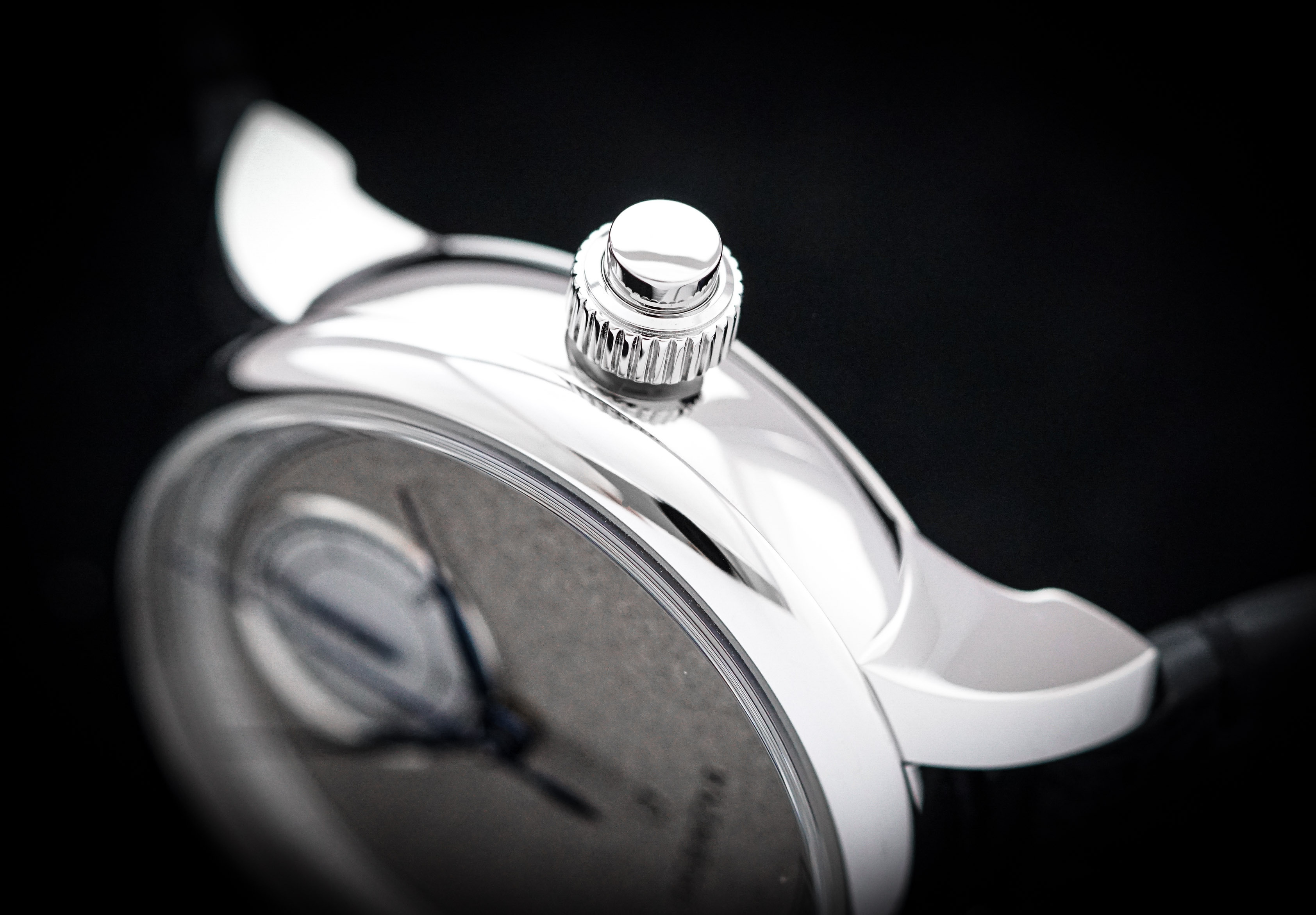 聯名款 Collaboration｜Le Chronographe Monopoussoir Louis Erard x Massena LAB  (Silver)