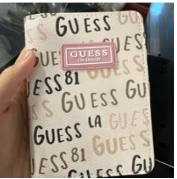 [S] GUESS 23GF127 GRAFITTI LOGO PASSPORT CASE,OLIVE MULTI, 885503056620 (SGU488)