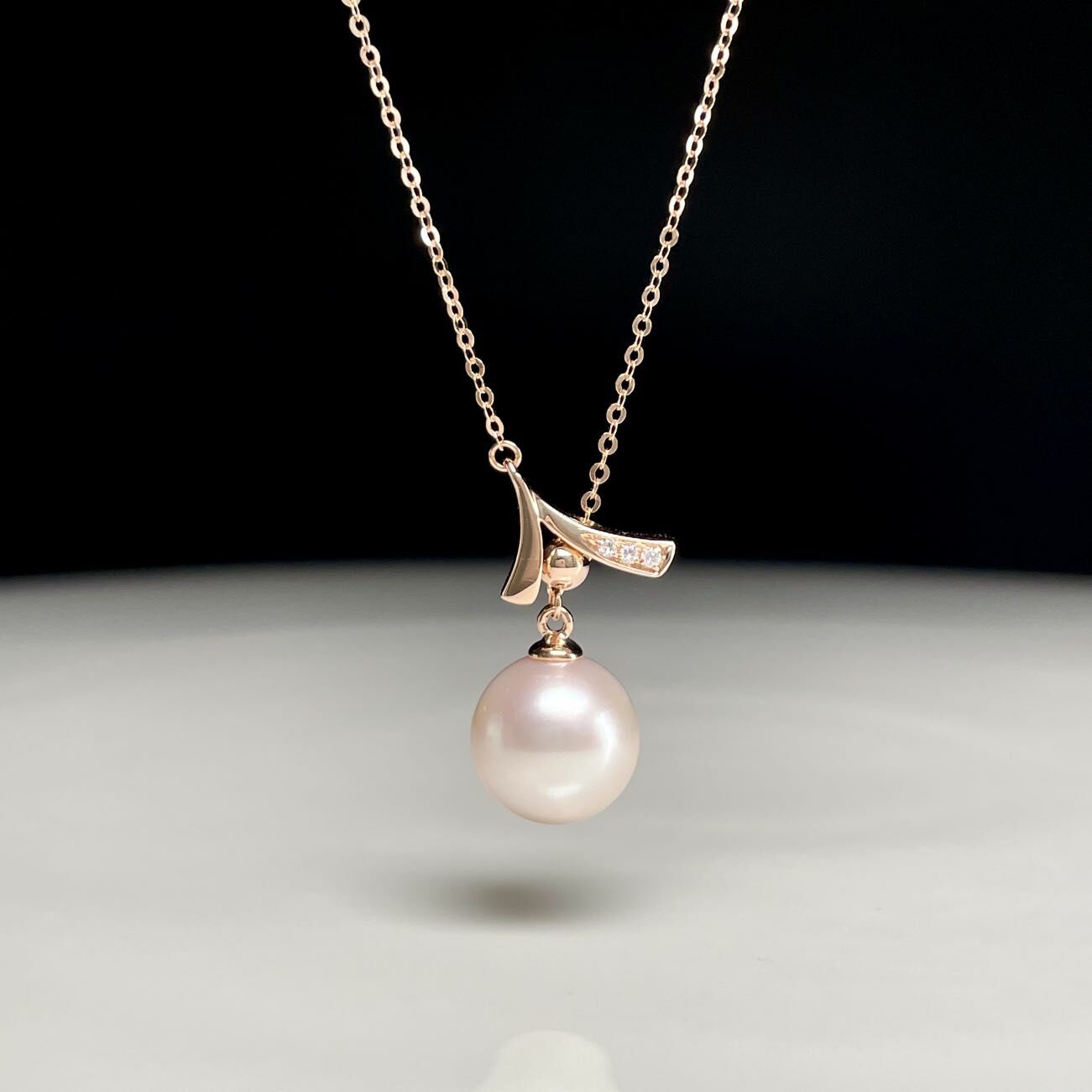 18K玫瑰金天然鑽石珍珠頸鏈