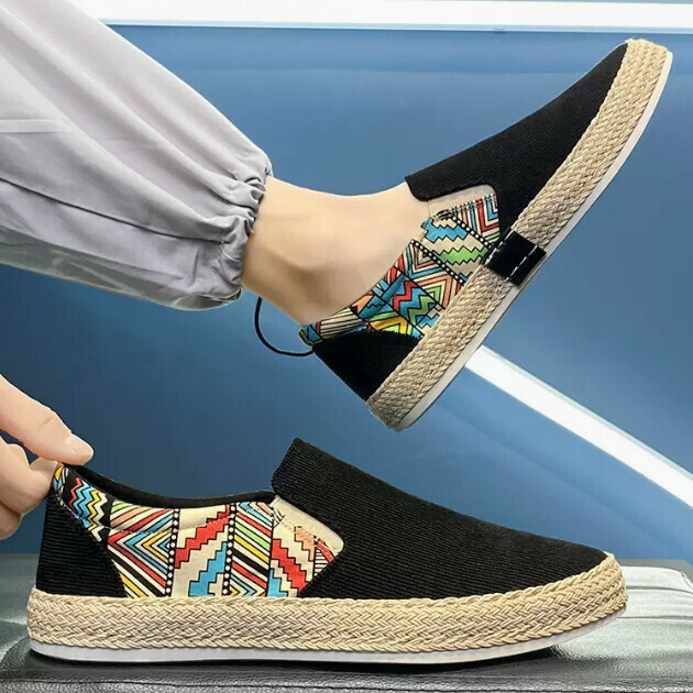 Canvas shoes