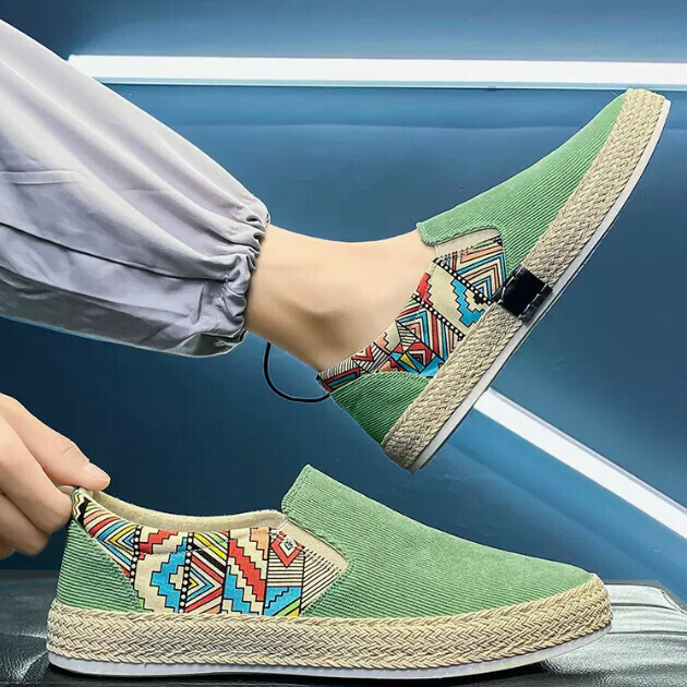 Canvas shoes