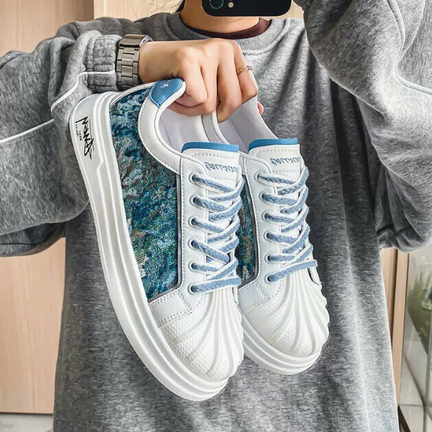Casual sneakers are popular