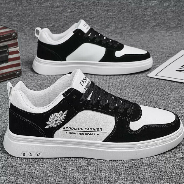 Casual sneakers