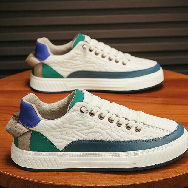 Casual sneakers for casual wear