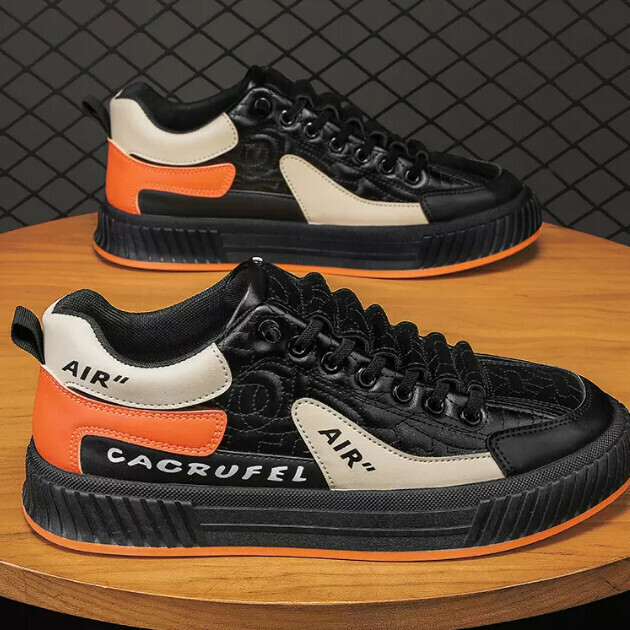 Casual sneakers trendy