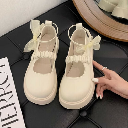 Versatile thick-soled gentle shoes