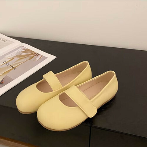 shallow toe velcro flats