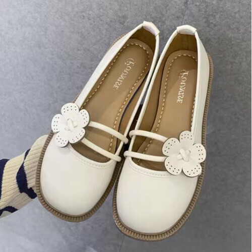 Floral versatile soft-soled flats